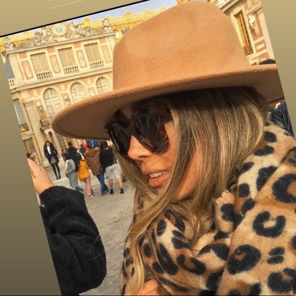 Meet your Posher, Tara - Picture 1 of 1